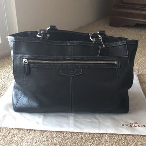 Coach leather shoulder bag